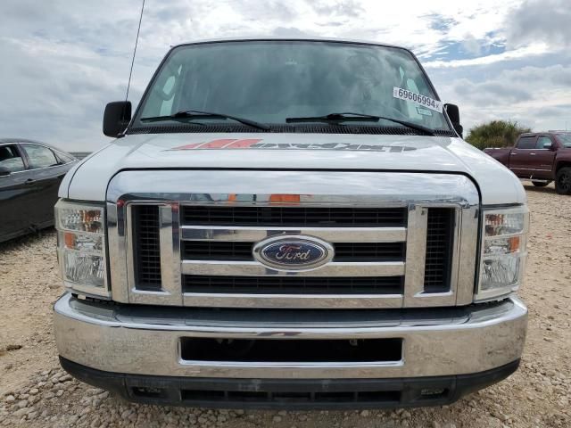 2014 Ford Econoline E350 Super Duty Wagon