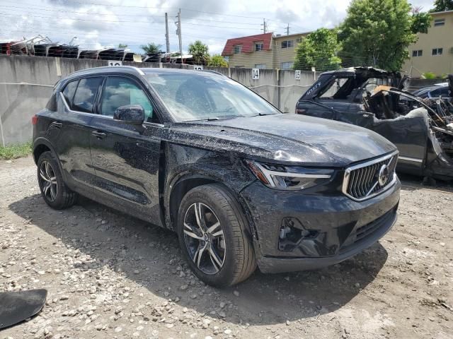 2024 Volvo XC40 Core