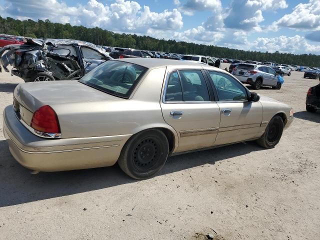 2000 Ford Crown Victoria