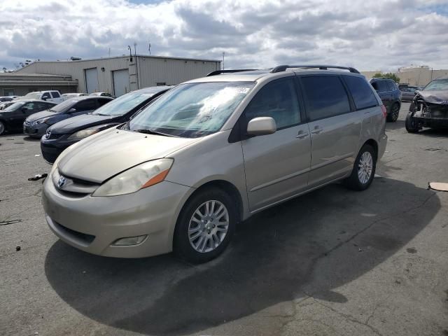 2008 Toyota Sienna XLE