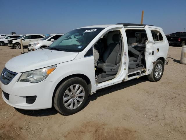 2014 Volkswagen Routan SE