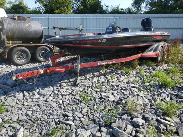 2005 Triton Boat