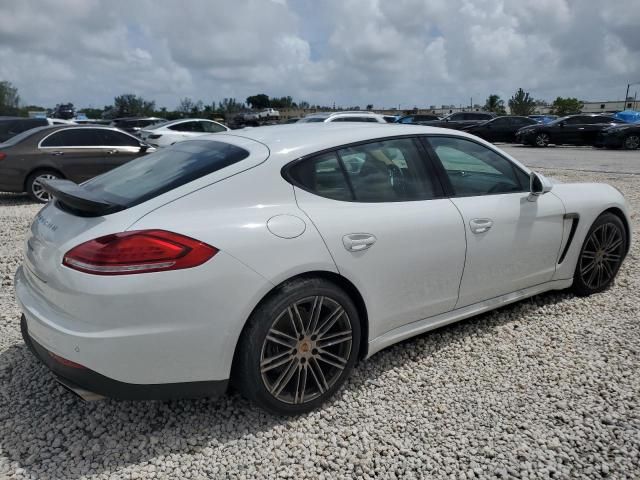 2016 Porsche Panamera 2