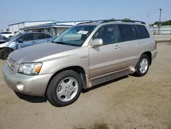 Carros salvage sin ofertas aún a la venta en subasta: 2004 Toyota Highlander Base