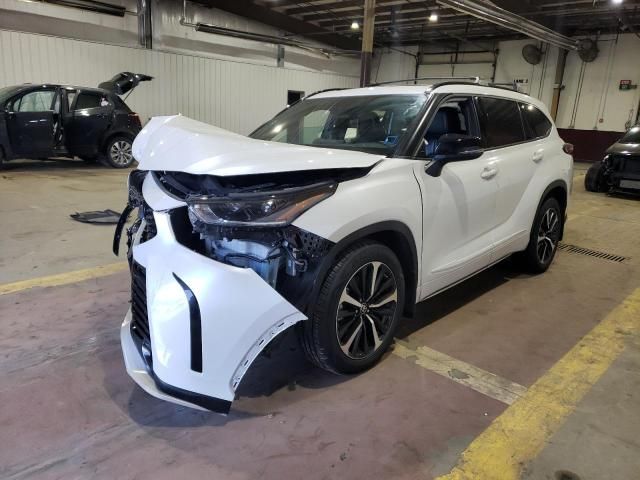 2022 Toyota Highlander XSE