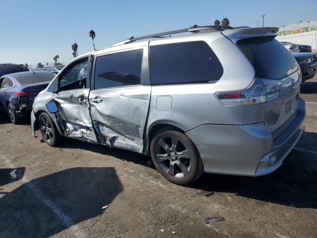 2015 Toyota Sienna Sport