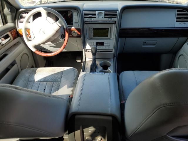 2004 Lincoln Navigator