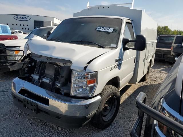 2022 Ford Econoline E350 Super Duty Cutaway Van