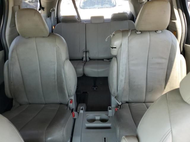 2013 Toyota Sienna XLE