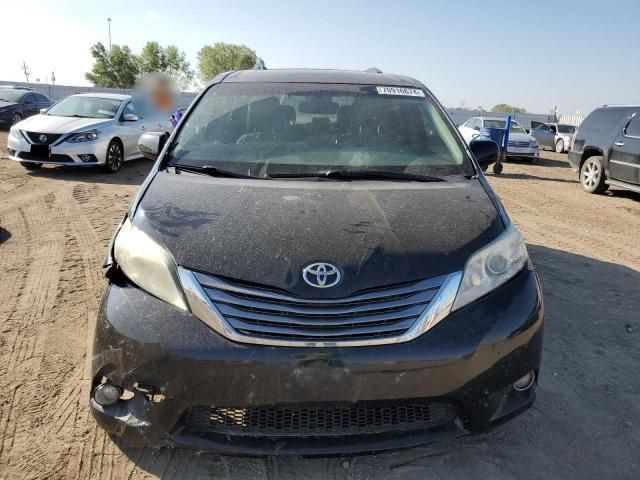 2017 Toyota Sienna XLE