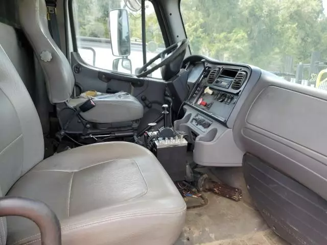 2010 Freightliner M2 106 Medium Duty