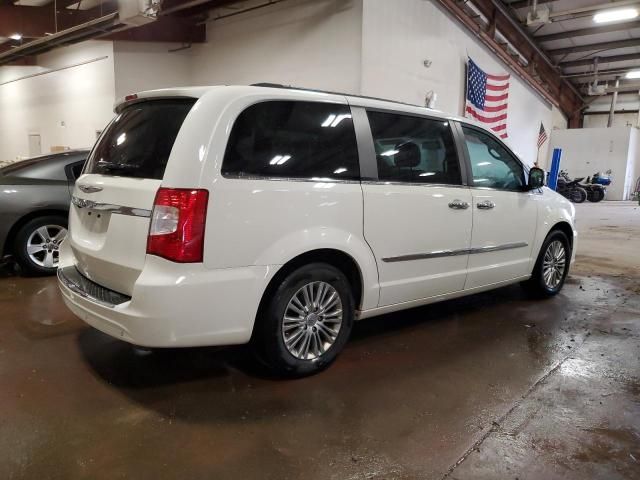 2013 Chrysler Town & Country Touring L