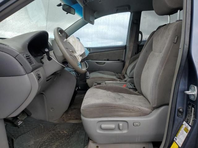 2009 Toyota Sienna CE