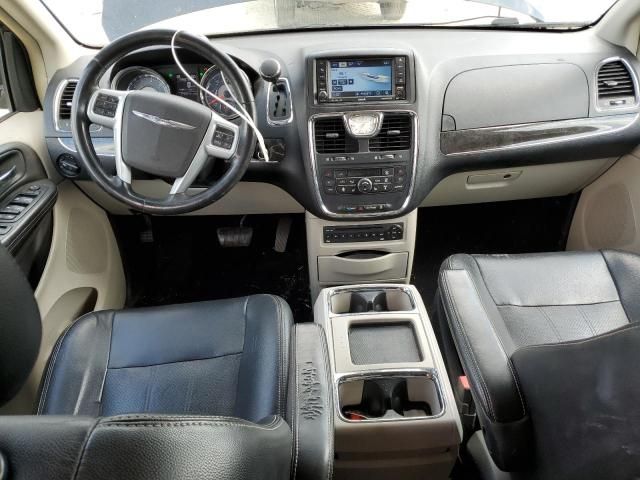 2011 Chrysler Town & Country Touring L