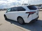 2022 Toyota Sienna LE