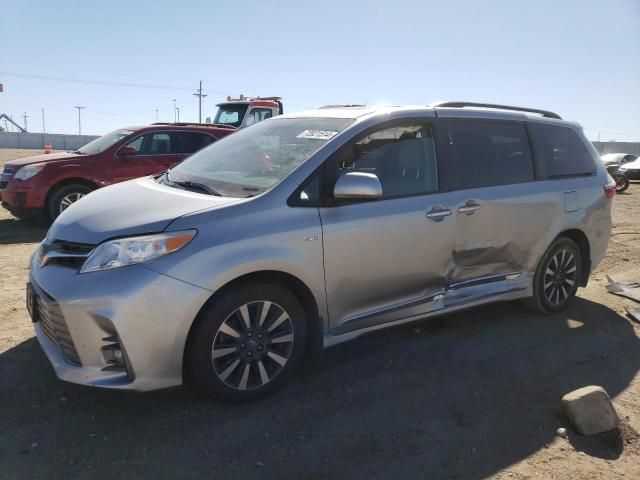 2019 Toyota Sienna XLE