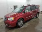 2014 Chrysler Town & Country Touring L