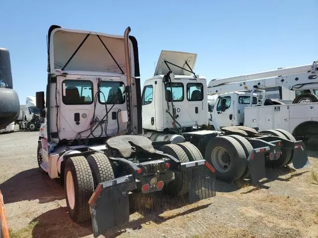 2014 Freightliner Cascadia 113