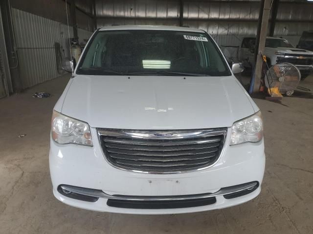 2014 Chrysler Town & Country Touring L