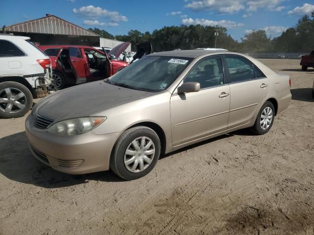 2005 Toyota Camry LE