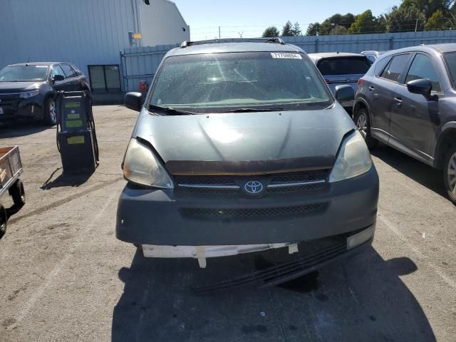 2004 Toyota Sienna XLE