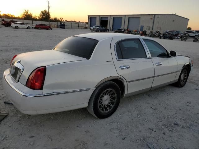 2002 Lincoln Town Car Signature