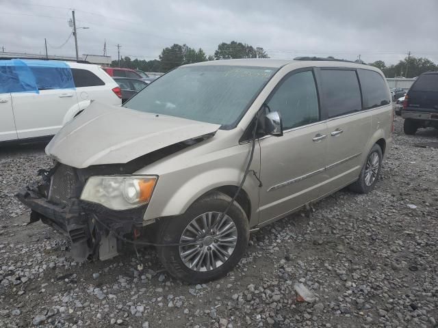 2013 Chrysler Town & Country Touring L