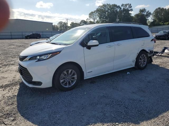 2021 Toyota Sienna LE