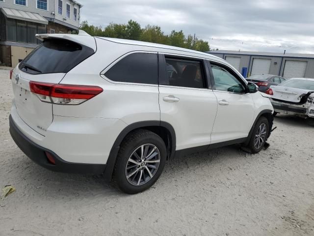 2019 Toyota Highlander SE