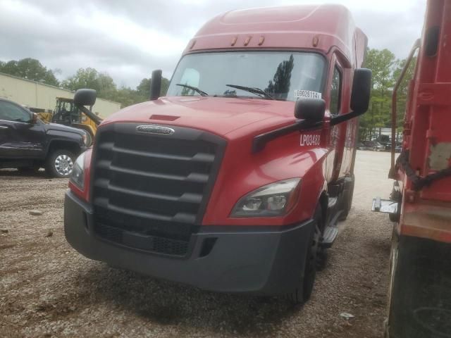 2020 Freightliner Cascadia 126