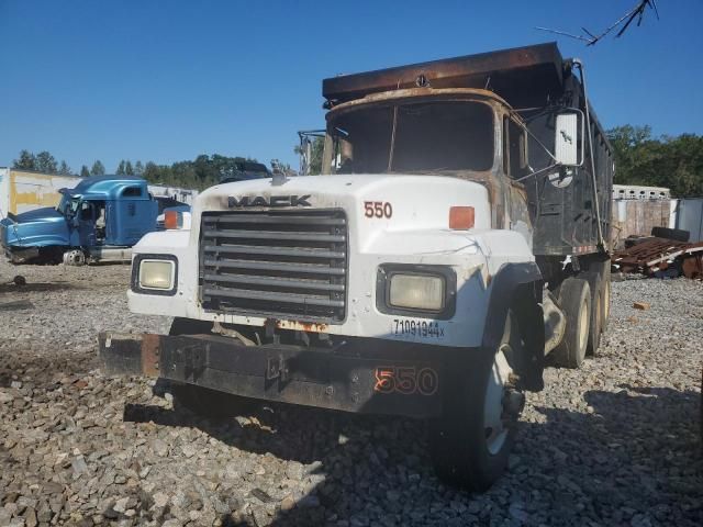 1997 Mack 600 RD600