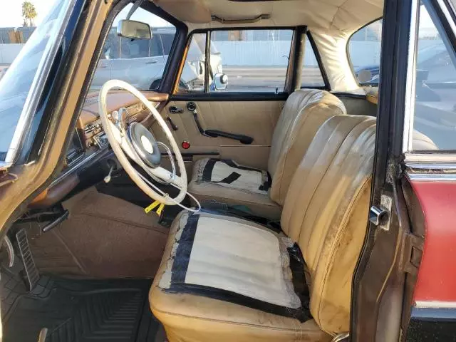 1966 Mercedes-Benz 240