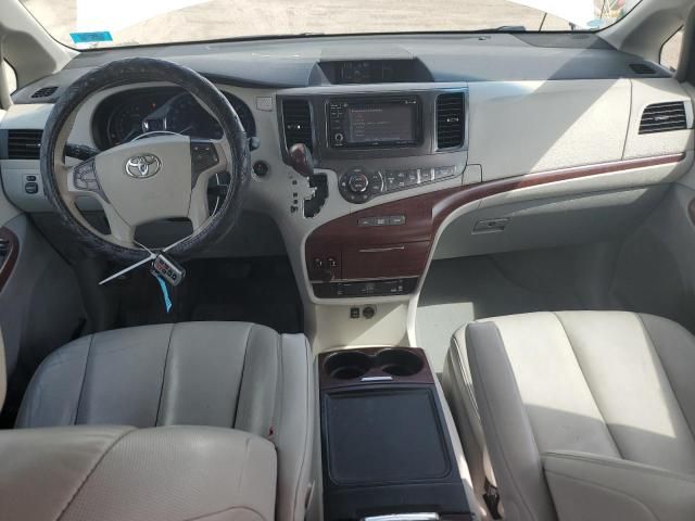 2014 Toyota Sienna XLE