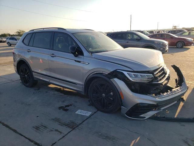 2022 Volkswagen Tiguan SE R-LINE Black