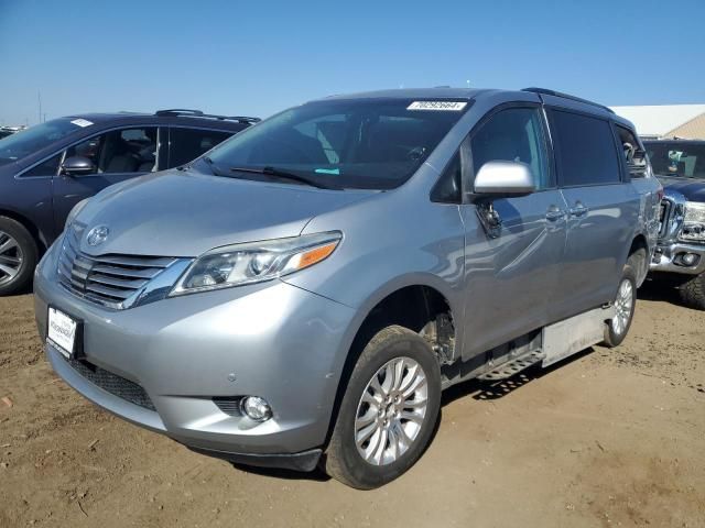 2017 Toyota Sienna XLE