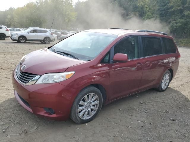 2013 Toyota Sienna LE