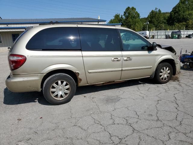 2005 Chrysler Town & Country Touring