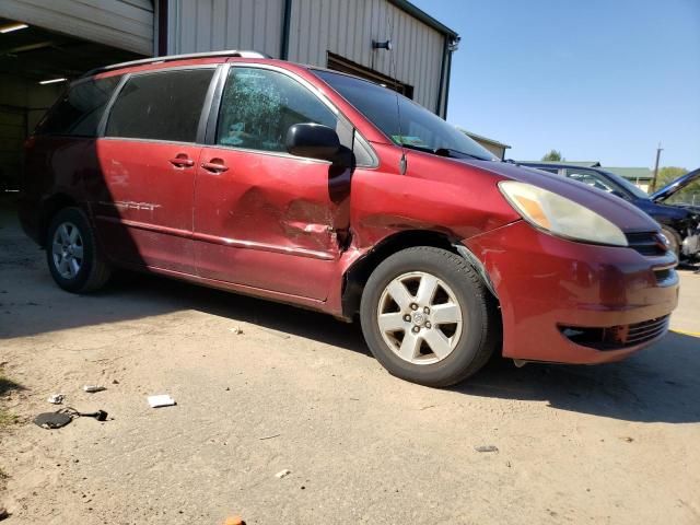 2004 Toyota Sienna CE