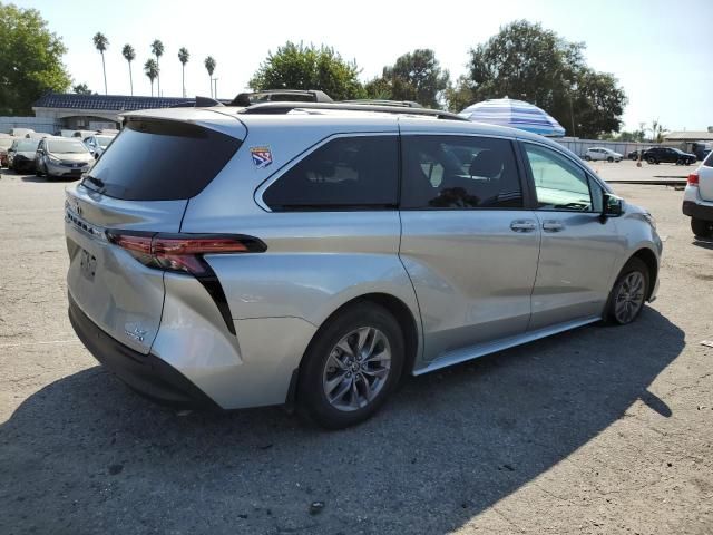 2021 Toyota Sienna LE