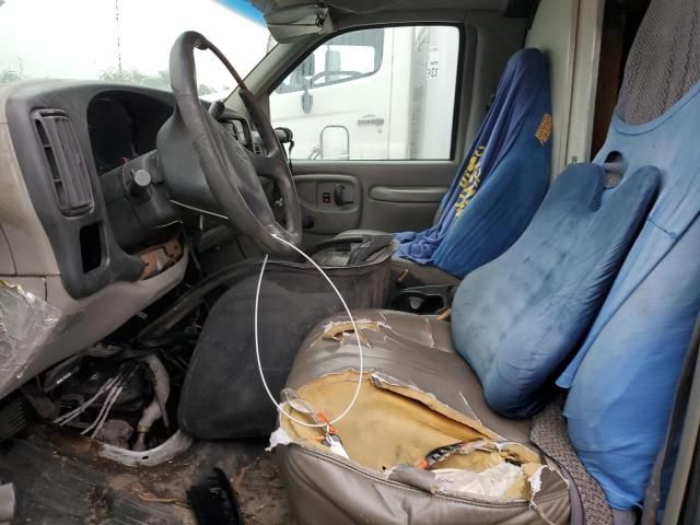 2001 Chevrolet Express Cutaway G3500