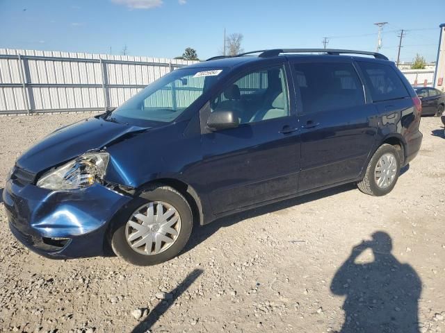 2005 Toyota Sienna CE