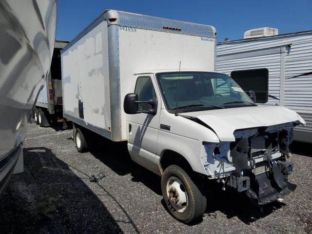 2022 Ford Econoline E350 Super Duty Cutaway Van