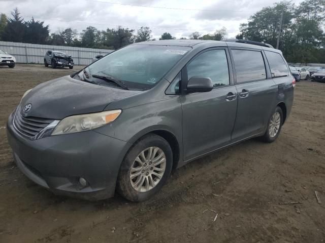 2012 Toyota Sienna XLE