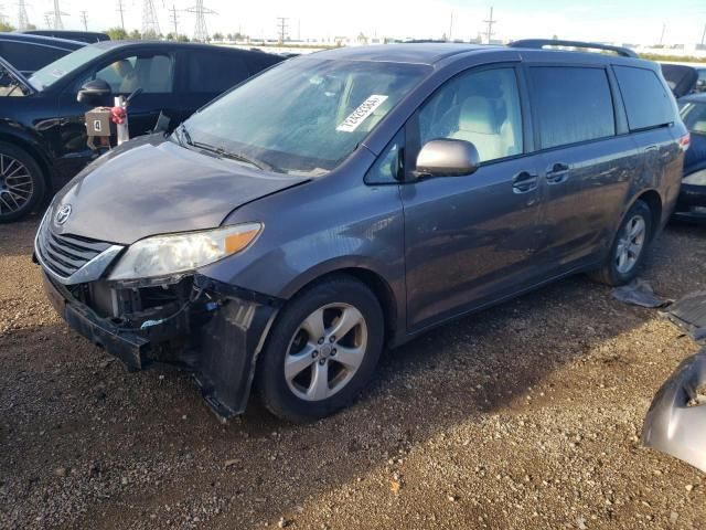 2011 Toyota Sienna LE