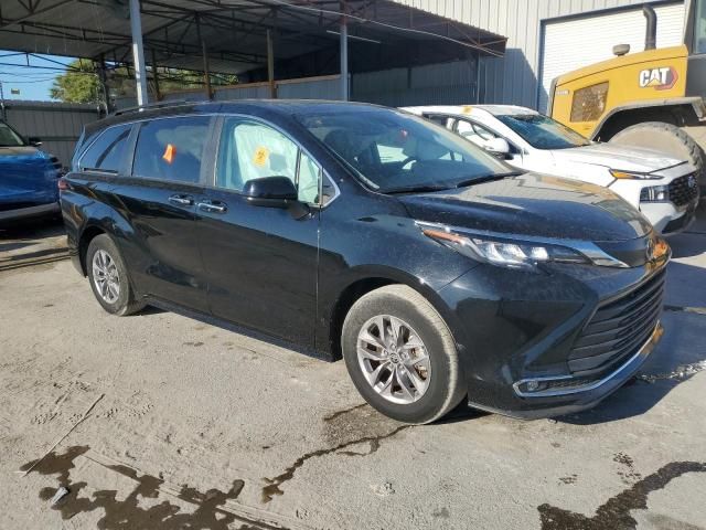 2023 Toyota Sienna XLE