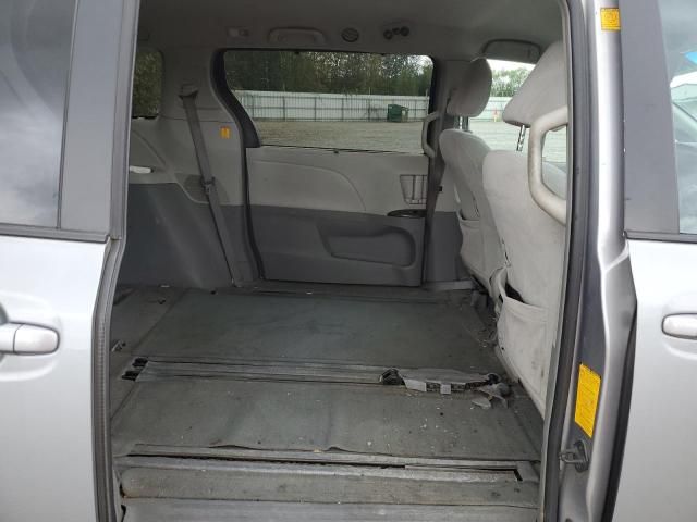 2011 Toyota Sienna LE