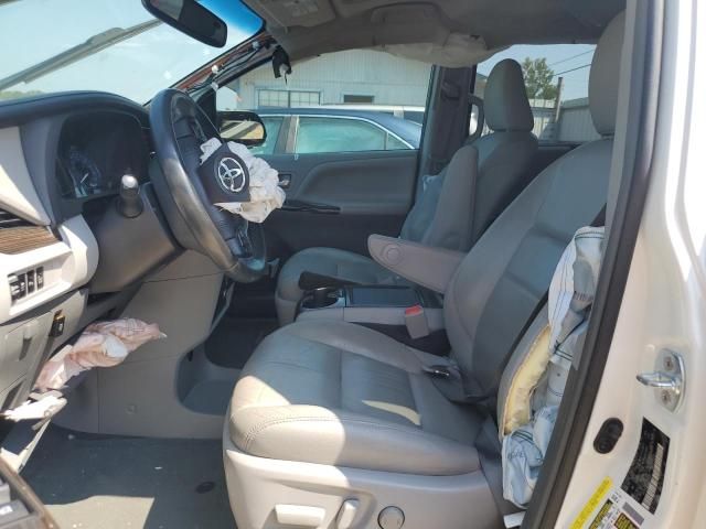 2016 Toyota Sienna XLE