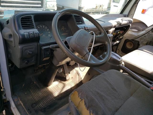 2000 Isuzu NPR