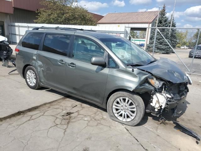 2013 Toyota Sienna XLE