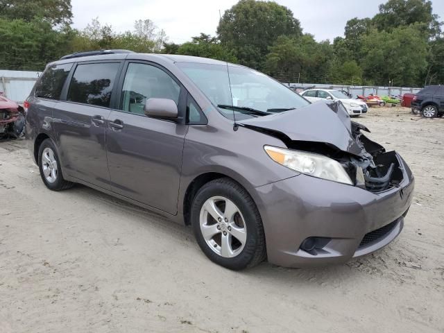 2013 Toyota Sienna LE